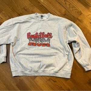 Basketball Mom Grey  Gildan crewneck sweatshirt (like new) size 2XL